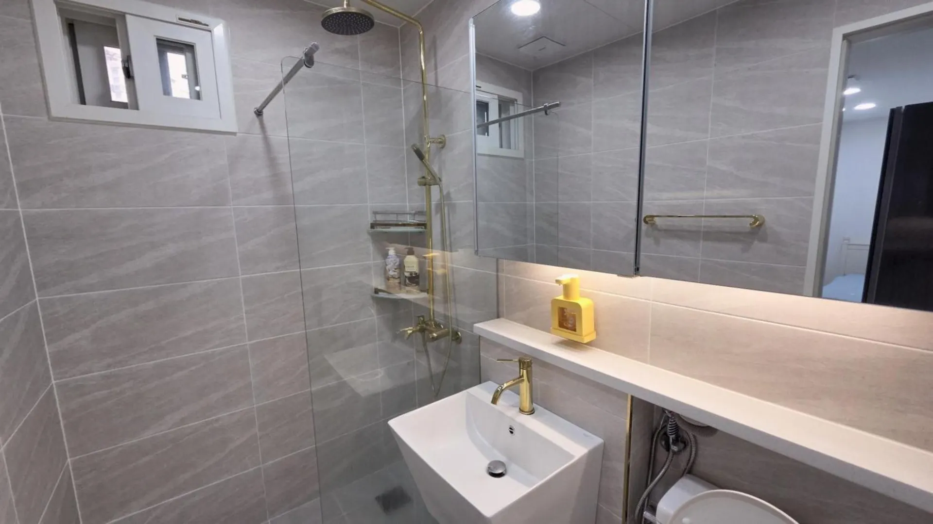 Cheongna Private Entire House, Incheon Villa